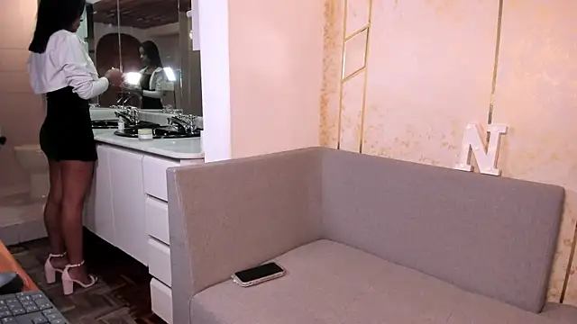 natali henao online show from 12-31-24, 01:19