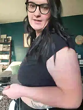 Snapshot of _CumSeeV_ chatting on 12-05-24, 09:50 CumSeeV online show from 12-05-24, 09:50