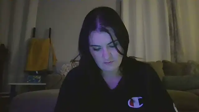 Snapshot of _CumSeeV_ chatting on 12-17-24, 06:56 CumSeeV online show from 12-17-24, 06:56