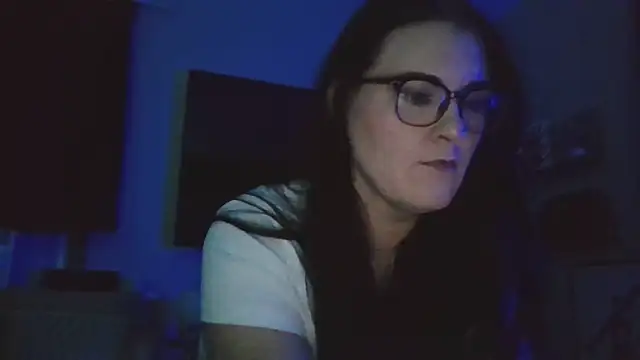 Snapshot of _CumSeeV_ chatting on 10-29-25, 03:42 CumSeeV online show from 10-29-25, 03:42