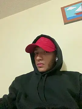 kmilo2405 online show from 04-11-26, 07:24