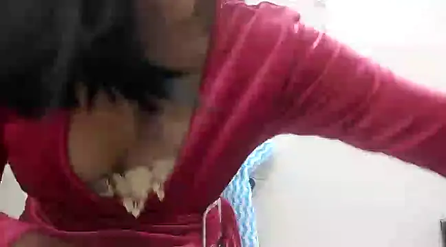 Snapshot of The_brutegodddess chatting on 03-04-25, 05:11 The brutegodddess online show from 03-04-25, 05:11