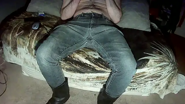 Spunwhiteboy1992 online show from 12-19-25, 01:40