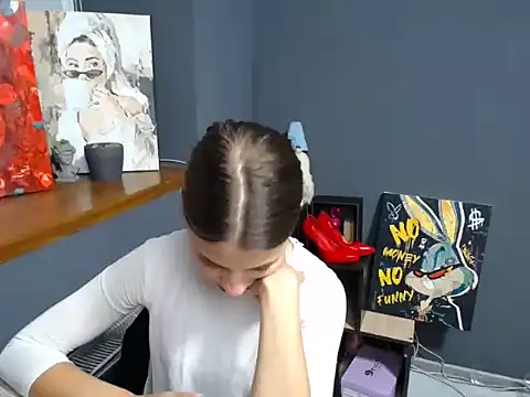 Snapshot of felicity_gold chatting on 09-18-25, 06:26 felicity gold online show from 09-18-25, 06:26