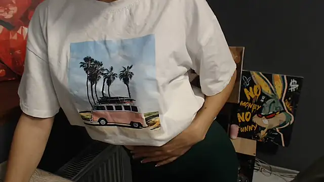 Snapshot of felicity_gold chatting on 07-20-26, 06:17 felicity gold online show from 07-20-26, 06:17
