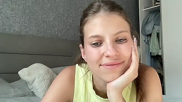 Snapshot of felicity_gold chatting on 07-26-26, 03:19 felicity gold online show from 07-26-26, 03:19