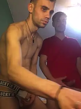 Snapshot of ZuzuGay chatting on 01-17-25, 12:31 ZuzuGay online show from 01-17-25, 12:31