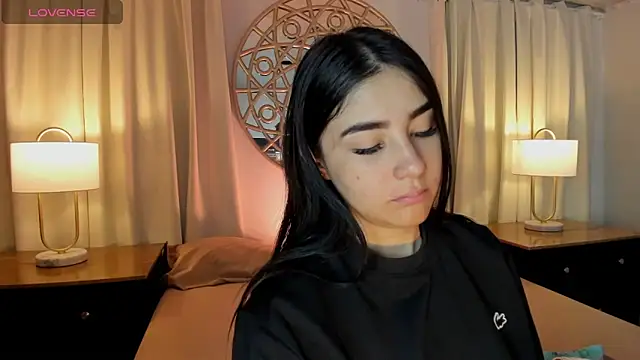 Snapshot of Belliinda_21 chatting on 05-12-26, 07:00 Belliinda 21 online show from 05-12-26, 07:00