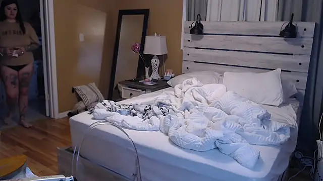 Snapshot of TexasTattooedHouseWife chatting on 03-19-25, 02:46 TexasTattooedHouseWife online show from 03-19-25, 02:46