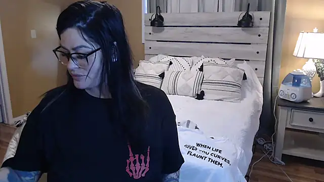 Snapshot of TexasTattooedHouseWife chatting on 03-20-25, 02:42 TexasTattooedHouseWife online show from 03-20-25, 02:42