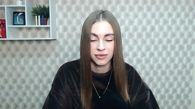 AlisaCatty  online show from 03-12-25, 07:13