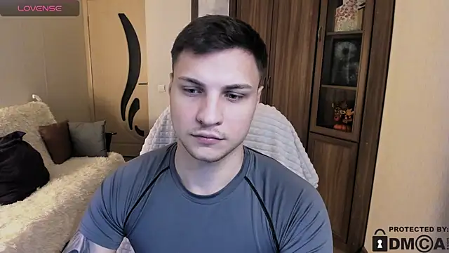 handsome guy01 online show from 10-28-25, 03:47