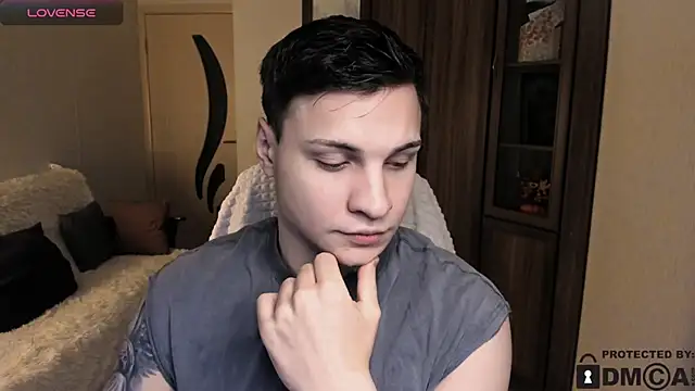 handsome guy01 online show from 11-15-25, 06:48