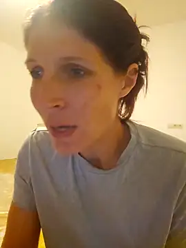 Lenchen  online show from 04-17-26, 07:28