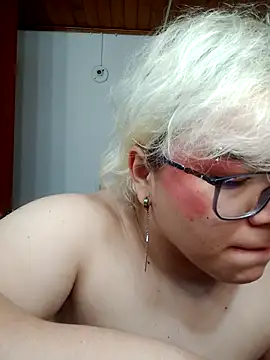 amalia love online show from 10-30-25, 06:37