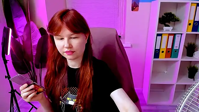 CarolGiggly online show from 11-25-25, 11:49