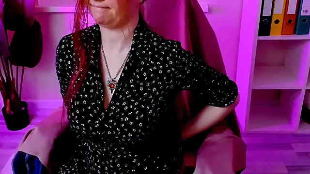 CarolGiggly online show from 12-21-25, 11:34