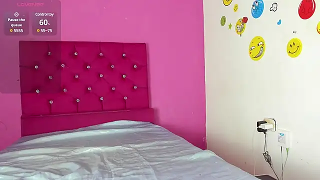 Snapshot of tiffany_Bitch chatting on 03-16-25, 07:06 tiffany Bitch online show from 03-16-25, 07:06