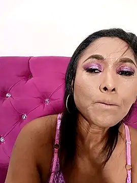 tiffany Bitch online show from 02-15-26, 10:06