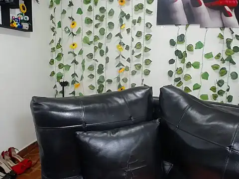 OLIVIAMISSY 02 online show from 11-21-25, 01:32