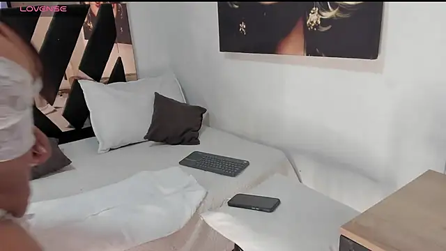 Alenajones online show from 06-29-26, 05:57