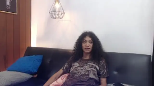 Snapshot of Aurora_ath chatting on 06-17-26, 12:07 Aurora ath online show from 06-17-26, 12:07