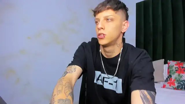 Snapshot of Adam_hard_ chatting on 01-16-25, 07:52 Adam hard  online show from 01-16-25, 07:52