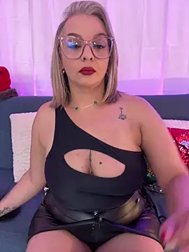 Snapshot of Aligoldbottom chatting on 01-03-25, 03:22 Aligoldbottom online show from 01-03-25, 03:22