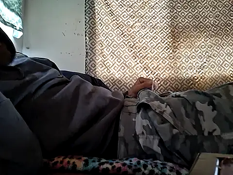 Cantufamily1979 online show from 11-30-25, 02:32