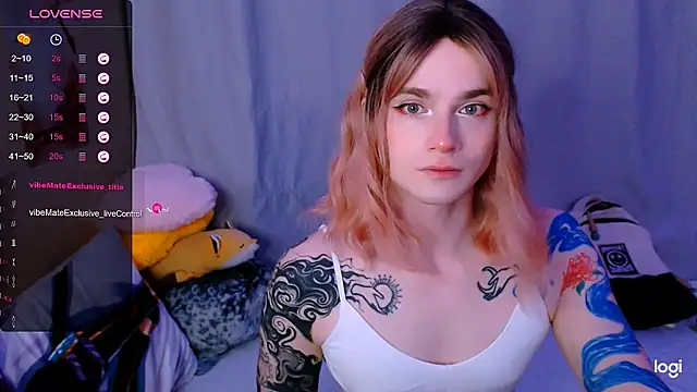 Snapshot of Alice_Hells chatting on 05-16-26, 05:12 Alice Hells online show from 05-16-26, 05:12