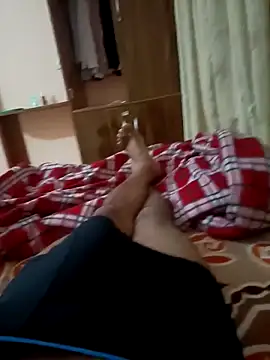 Snapshot of RRahullove69 chatting on 10-13-25, 03:56 RRahullove69 online show from 10-13-25, 03:56