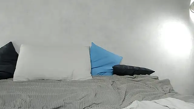 Snapshot of EngelFugler chatting on 01-11-25, 05:40 EngelFugler online show from 01-11-25, 05:40