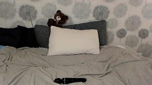 Snapshot of EngelFugler chatting on 01-23-25, 03:01 EngelFugler online show from 01-23-25, 03:01