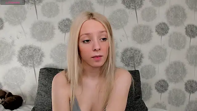 Snapshot of EngelFugler chatting on 02-18-25, 02:38 EngelFugler online show from 02-18-25, 02:38