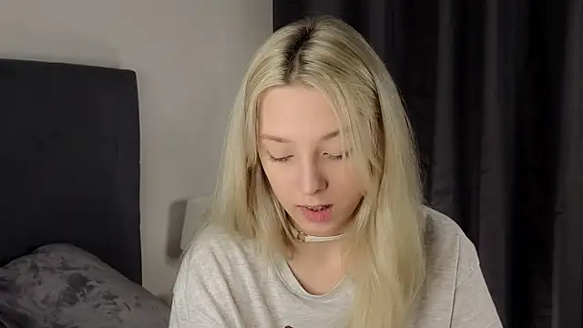 Snapshot of EngelFugler chatting on 09-09-25, 11:10 EngelFugler online show from 09-09-25, 11:10