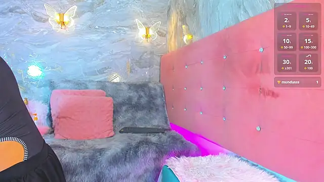 Snapshot of taylorbunny_x chatting on 11-11-25, 02:33 taylorbunny x online show from 11-11-25, 02:33