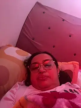 GiaNahomi online show from 12-05-24, 02:33