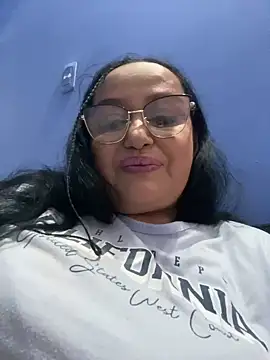 GiaNahomi online show from 12-15-24, 02:48
