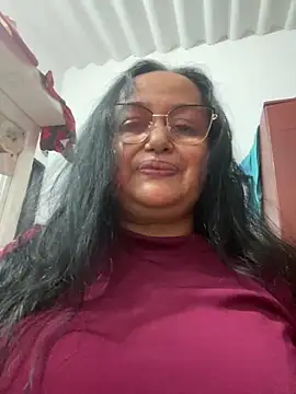 GiaNahomi online show from 01-01-25, 01:04