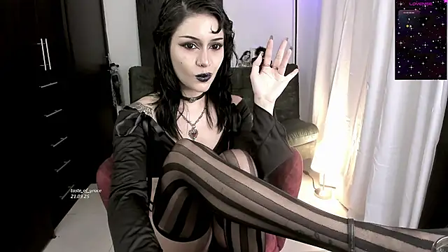 Snapshot of Taste_of_Grace chatting on 09-21-25, 09:05 Taste of Grace online show from 09-21-25, 09:05