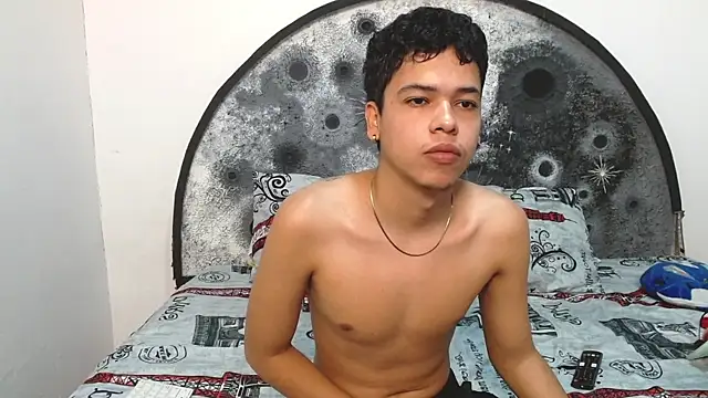 Snapshot of Gary-and-kathy chatting on 03-08-25, 12:09 Gary-and-kathy online show from 03-08-25, 12:09