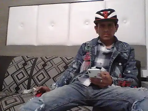 oiram27 online show from 11-06-25, 04:08