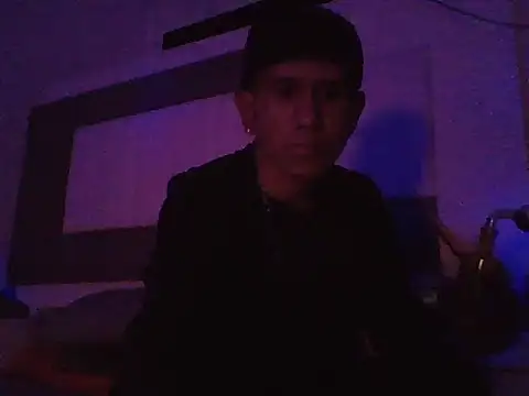 oiram27 online show from 12-21-25, 01:46