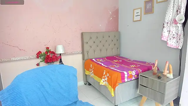 lauren rios7 online show from 12-02-25, 02:01