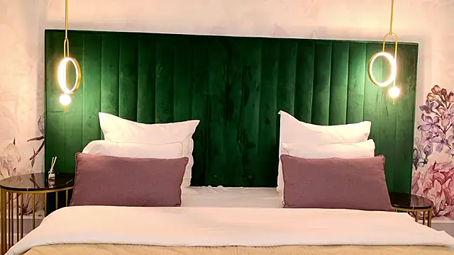 milaleoneli online show from 03-10-26, 03:50