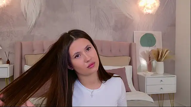 milaleoneli online show from 04-24-26, 02:52