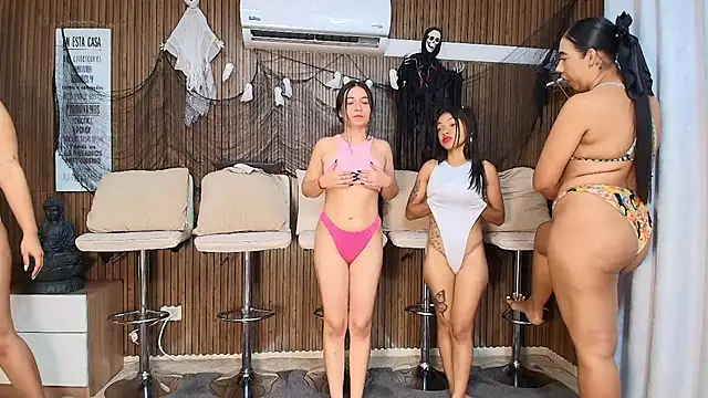 Snapshot of Baby3hot chatting on 10-24-25, 11:12 Baby3hot online show from 10-24-25, 11:12