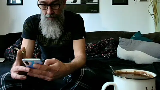 Snapshot of Kingsscepter chatting on 11-15-25, 03:08 Kingsscepter online show from 11-15-25, 03:08