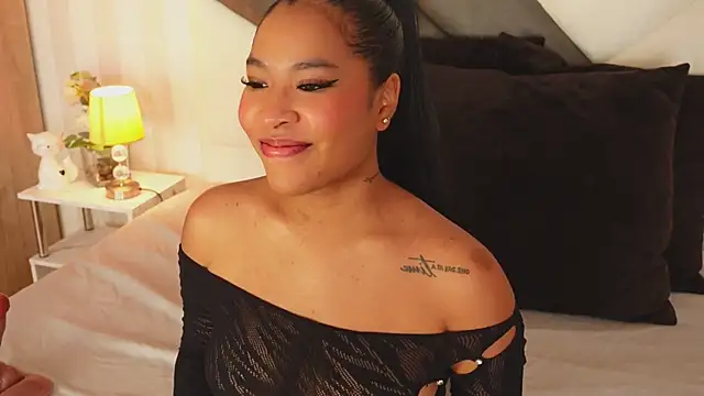 IzzyyBeelmonth online show from 12-28-24, 10:02