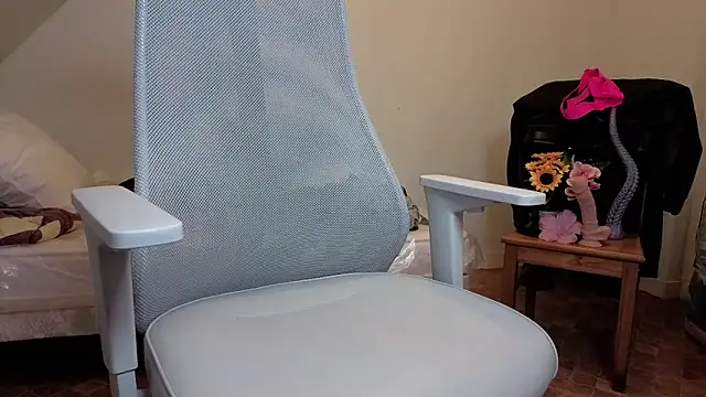 SteveStiffbone online show from 10-28-25, 06:10